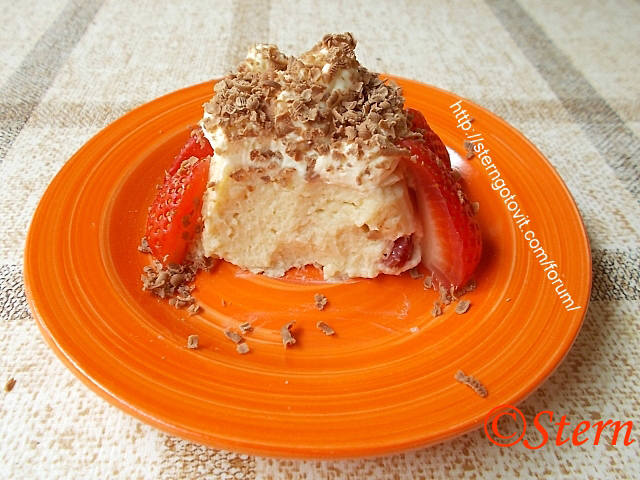 Десерт из манки с клубникой